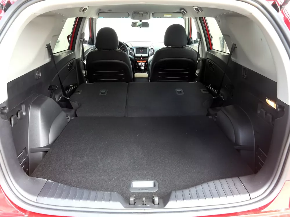 Автомобиль SsangYong XLV I Внедорожник (5 дверей)