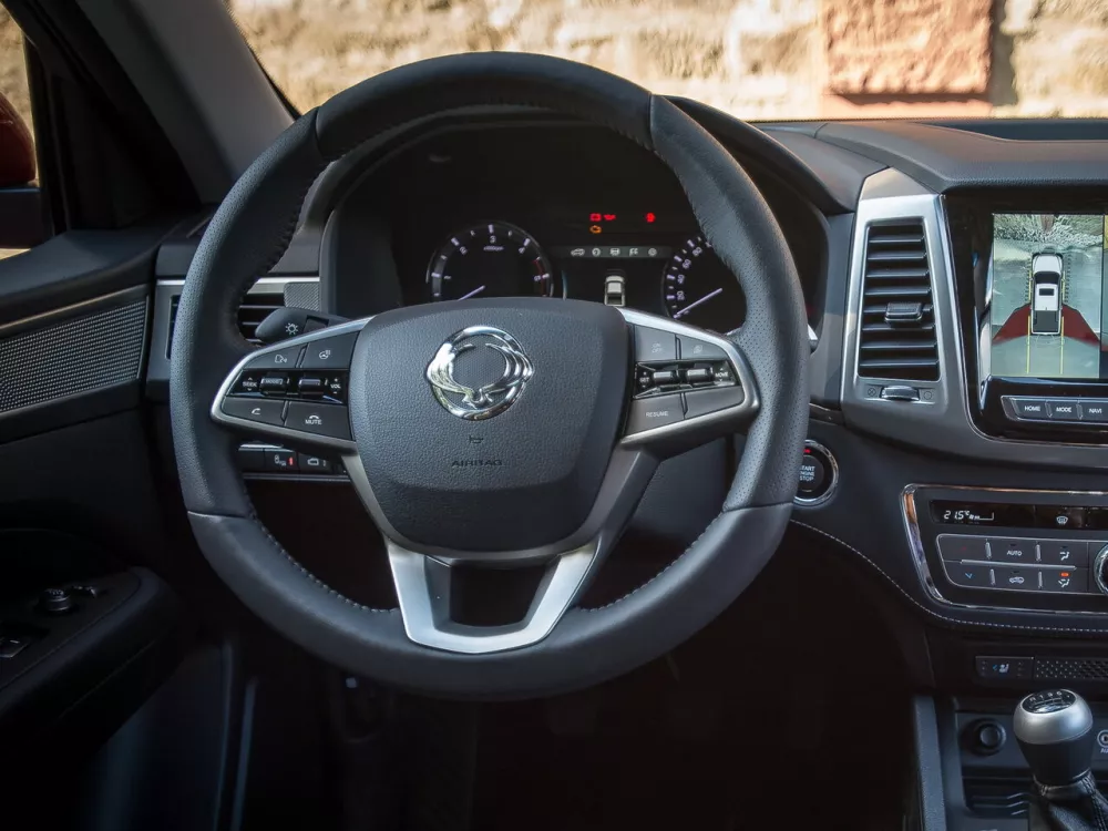 Автомобиль SsangYong Musso II Пикап Двойная кабина