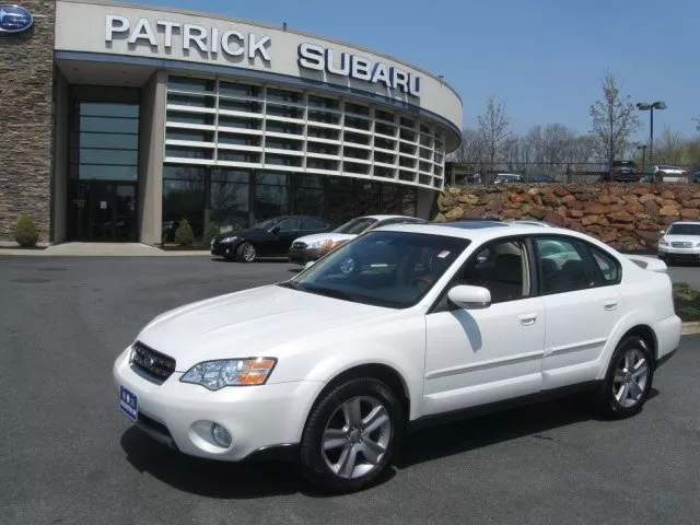 Автомобиль Subaru Outback III Седан