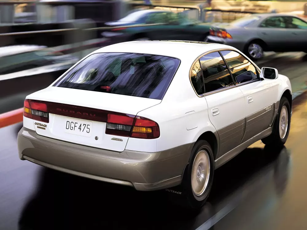 Автомобиль Subaru Outback II Седан