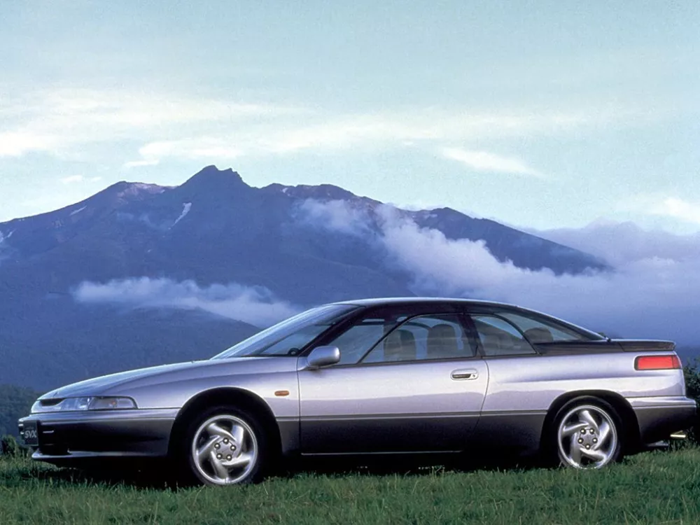 Автомобиль Subaru SVX Купе