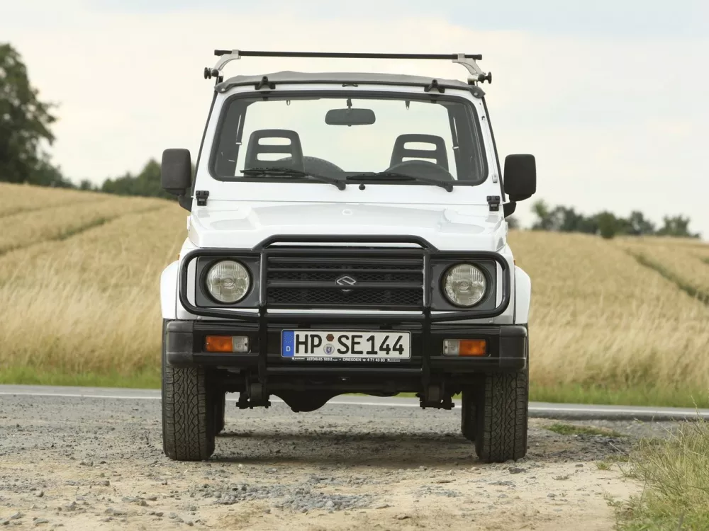 Автомобиль Suzuki Samurai Внедорожник открытый