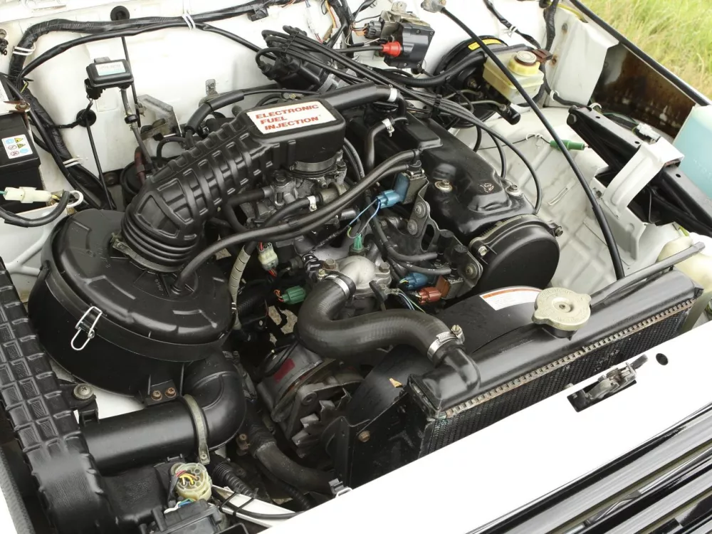 Автомобиль Suzuki Samurai Внедорожник открытый