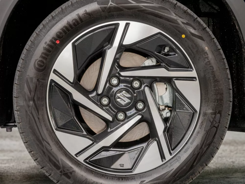Автомобиль Suzuki Vitara II Рестайлинг 2 Внедорожник (5 дверей)