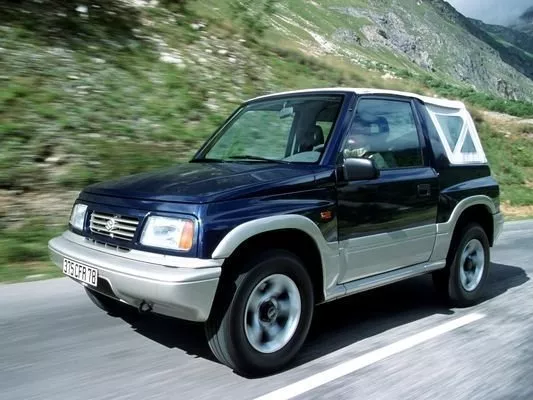 Автомобиль Suzuki Vitara I Внедорожник открытый