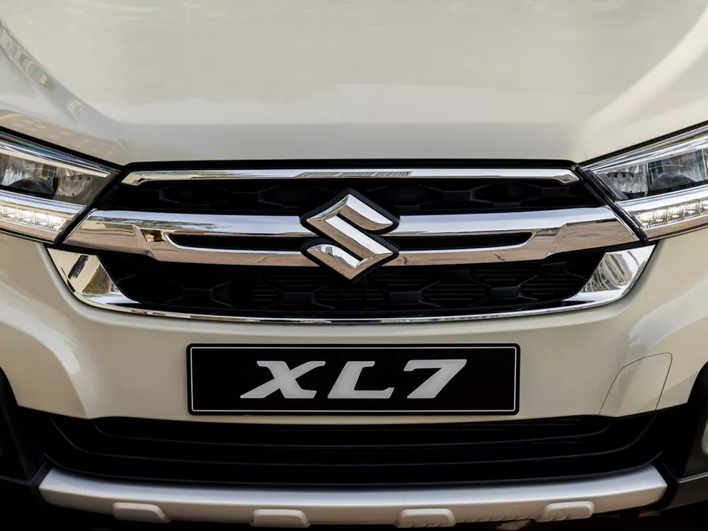 Автомобиль Suzuki XL7 III Внедорожник (5 дверей)