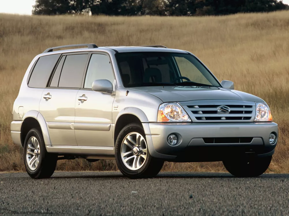 Автомобиль Suzuki XL7 I Рестайлинг Внедорожник (5 дверей)