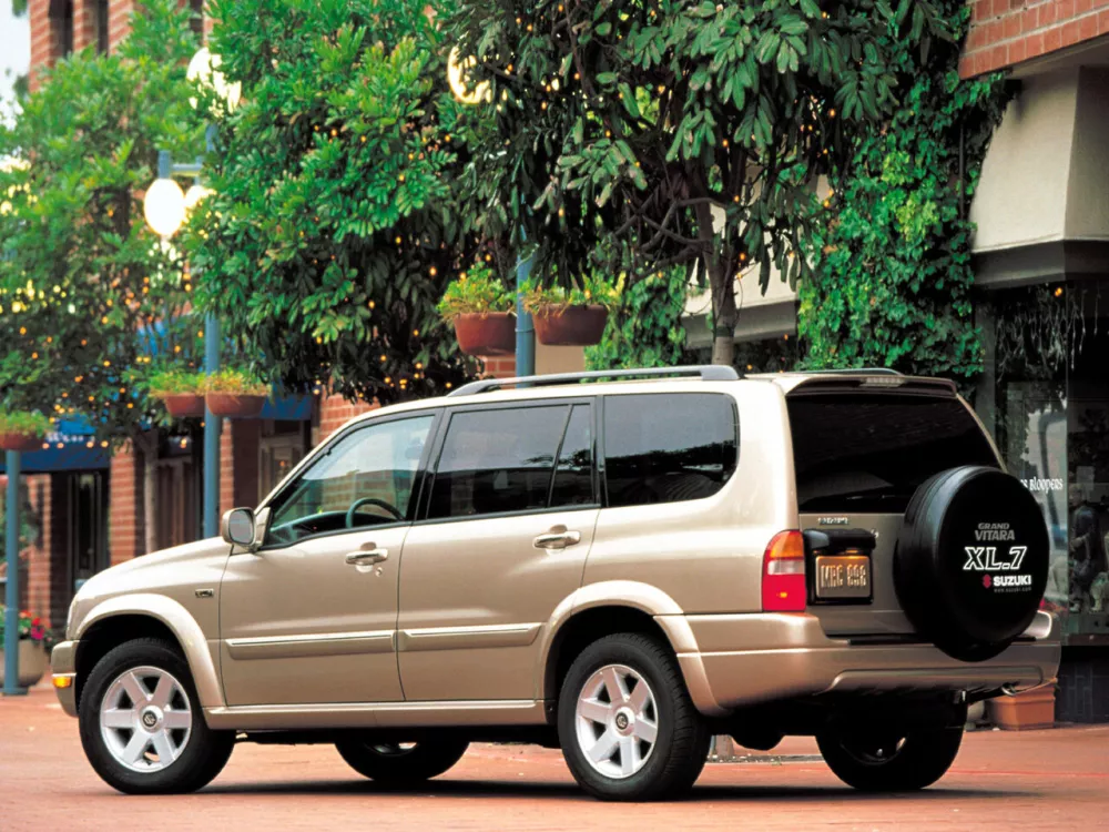 Автомобиль Suzuki XL7 I Внедорожник (5 дверей)