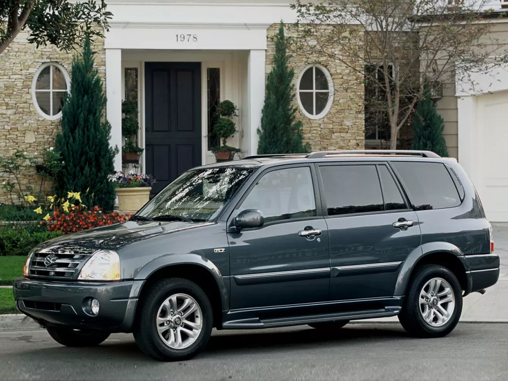 Автомобиль Suzuki XL7 I Рестайлинг Внедорожник (5 дверей)