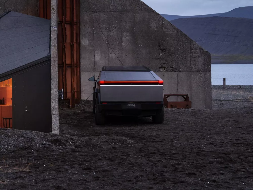 Автомобиль Tesla Cybertruck Пикап Двойная кабина