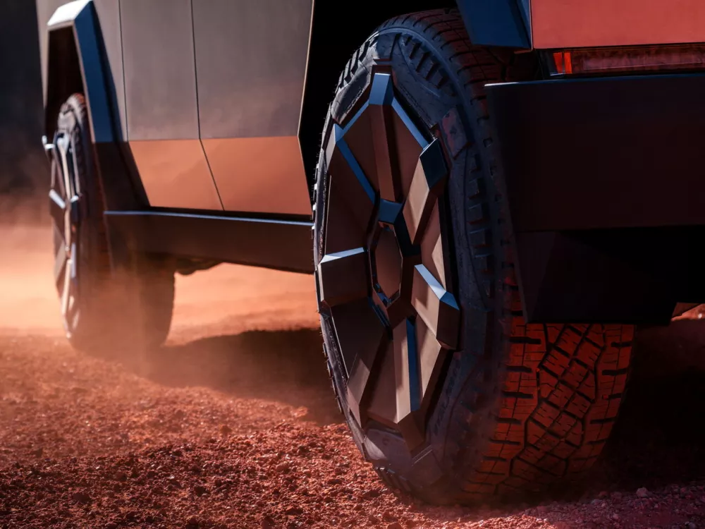 Автомобиль Tesla Cybertruck Пикап Двойная кабина