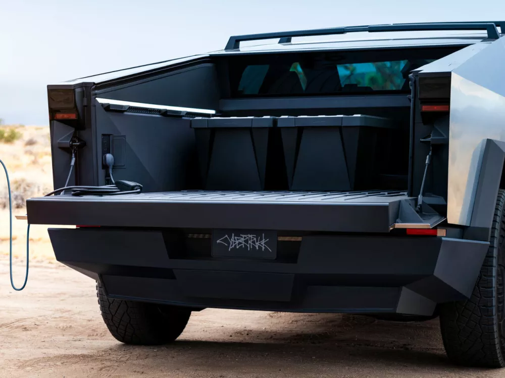Автомобиль Tesla Cybertruck Пикап Двойная кабина