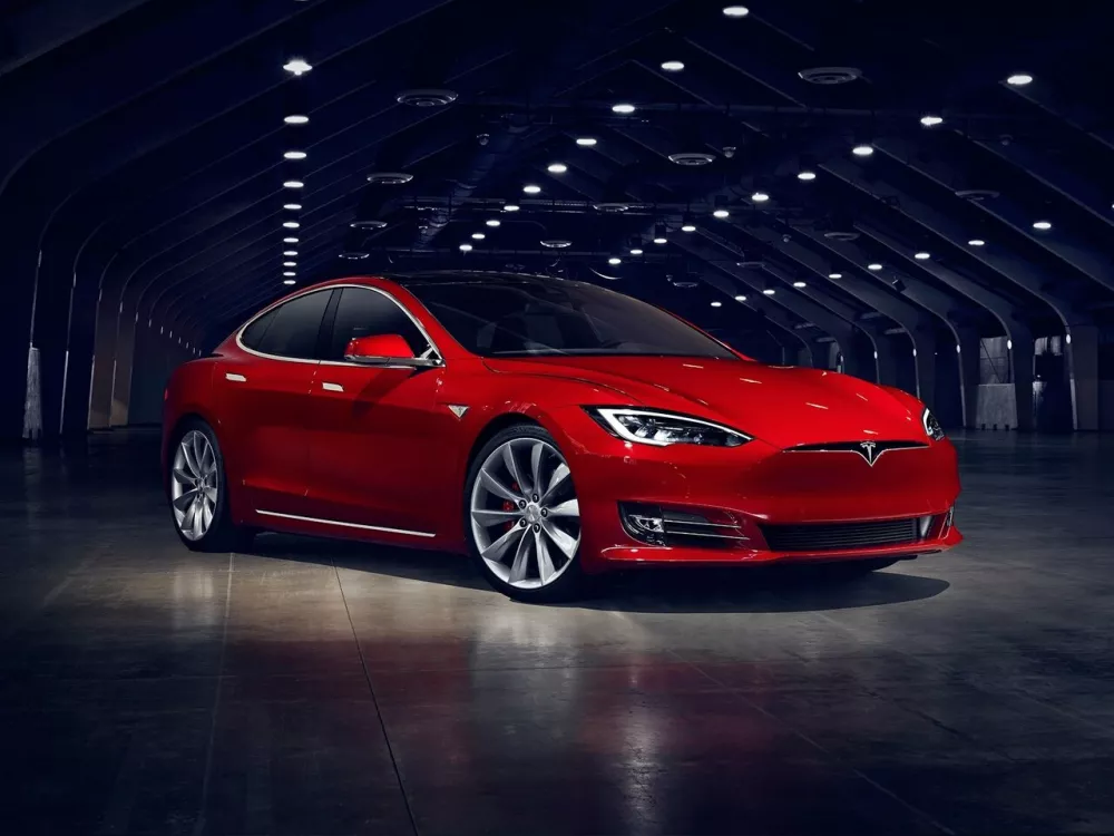 Автомобиль Tesla Model S I Рестайлинг Лифтбек
