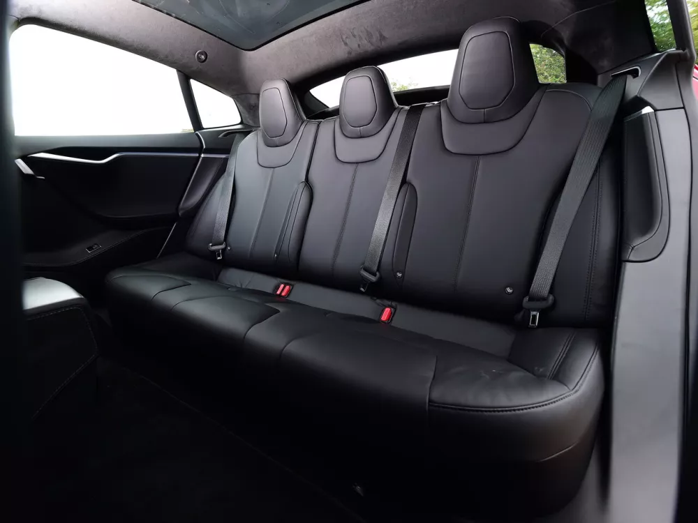 Автомобиль Tesla Model S I Рестайлинг Лифтбек