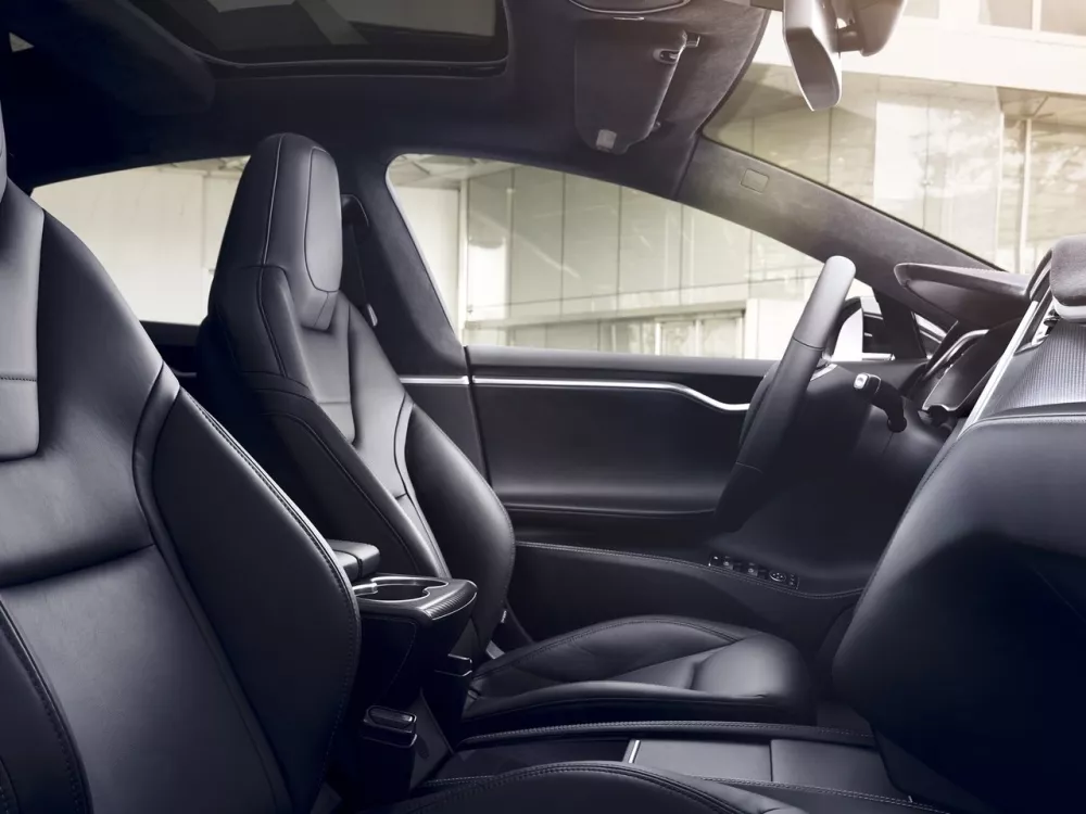 Автомобиль Tesla Model S I Рестайлинг Лифтбек