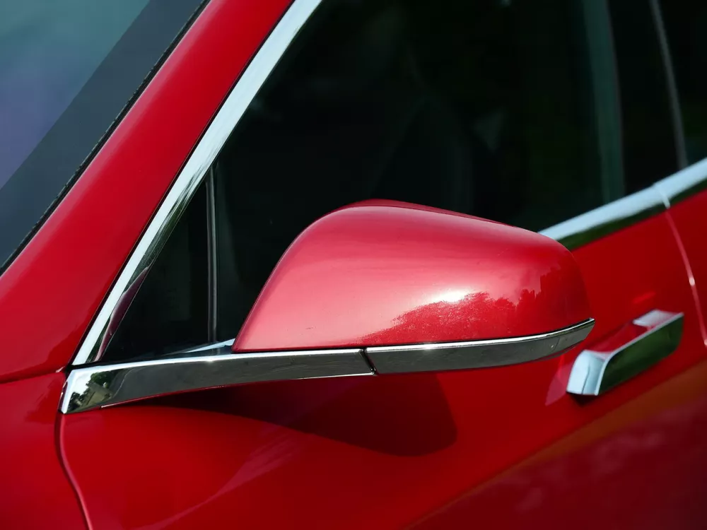 Автомобиль Tesla Model S I Рестайлинг Лифтбек