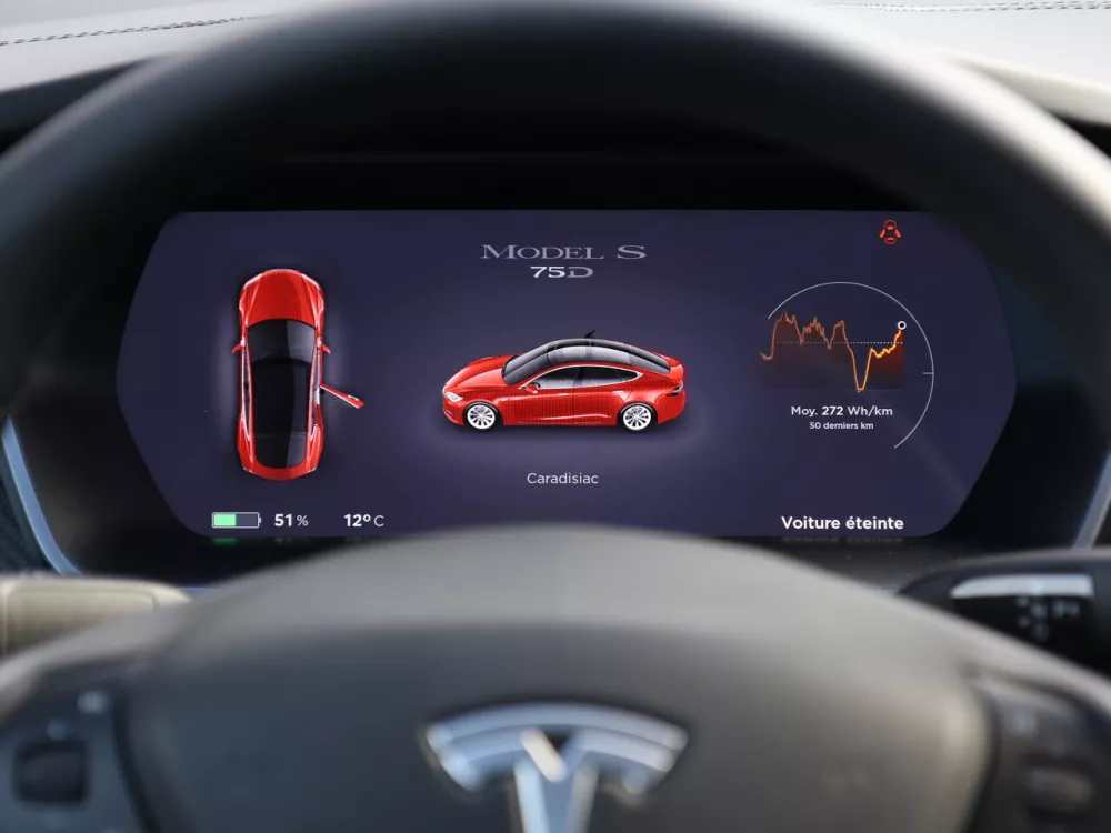 Автомобиль Tesla Model S I Рестайлинг Лифтбек