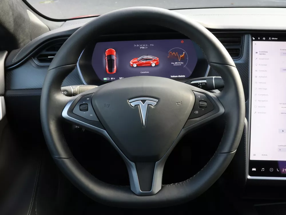 Автомобиль Tesla Model S I Рестайлинг Лифтбек