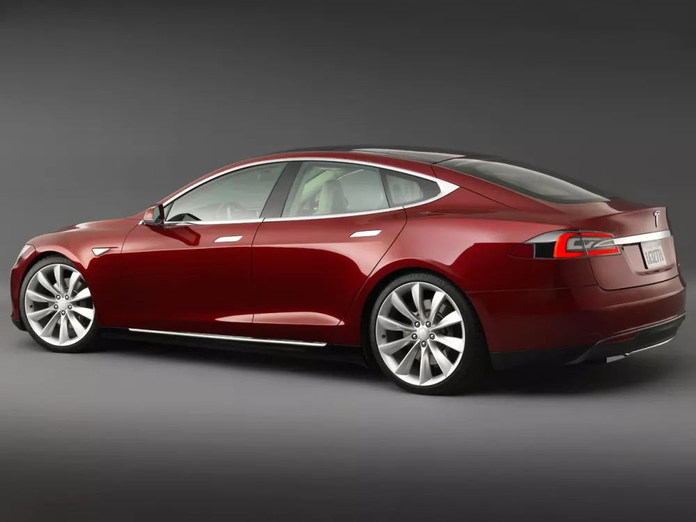 Автомобиль Tesla Model S I Лифтбек