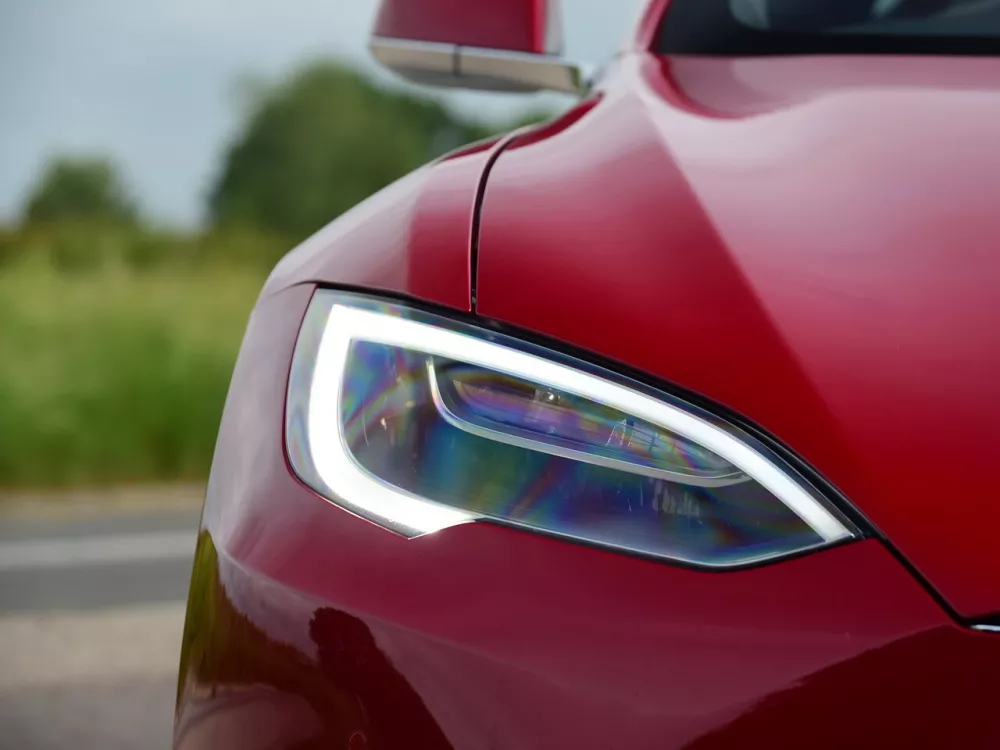 Автомобиль Tesla Model S I Рестайлинг Лифтбек