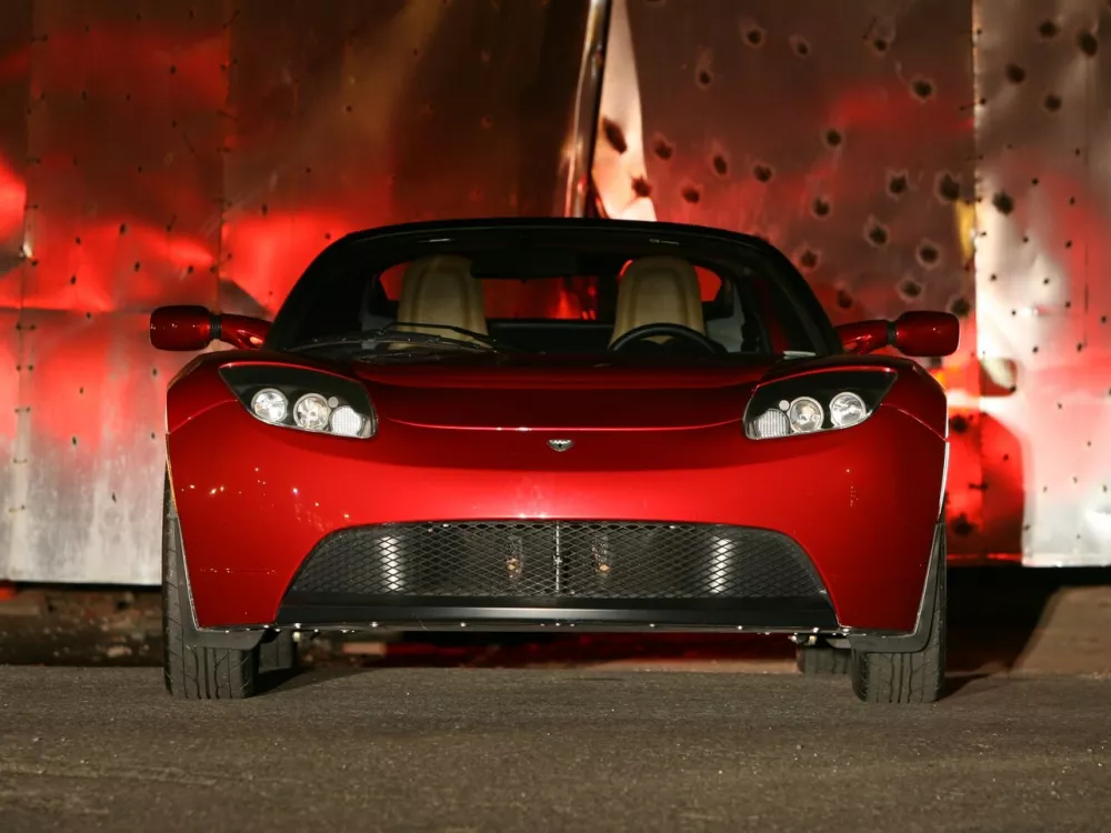Автомобиль Tesla Roadster I Родстер