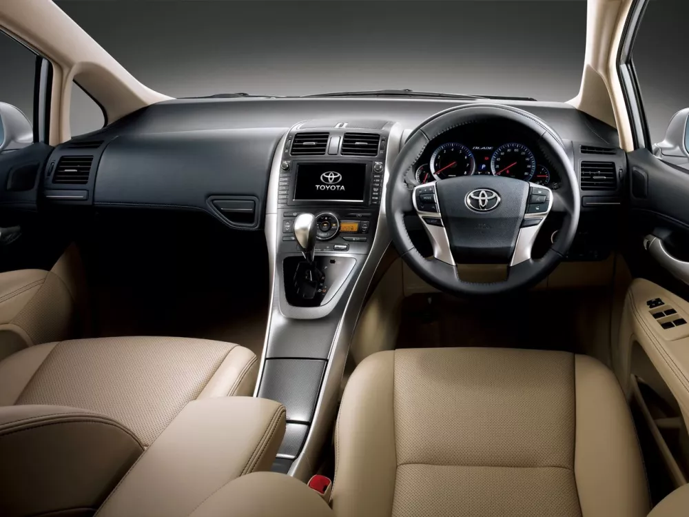 Автомобиль Toyota Blade I (E150) Рестайлинг Хэтчбек (5 дверей)
