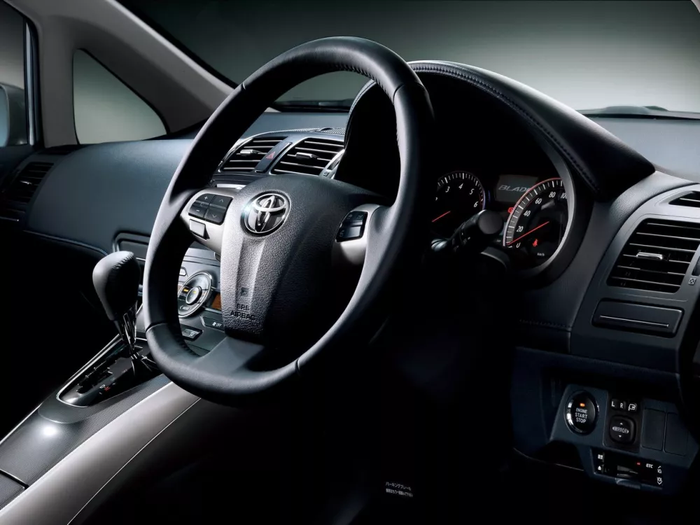 Автомобиль Toyota Blade I (E150) Рестайлинг Хэтчбек (5 дверей)