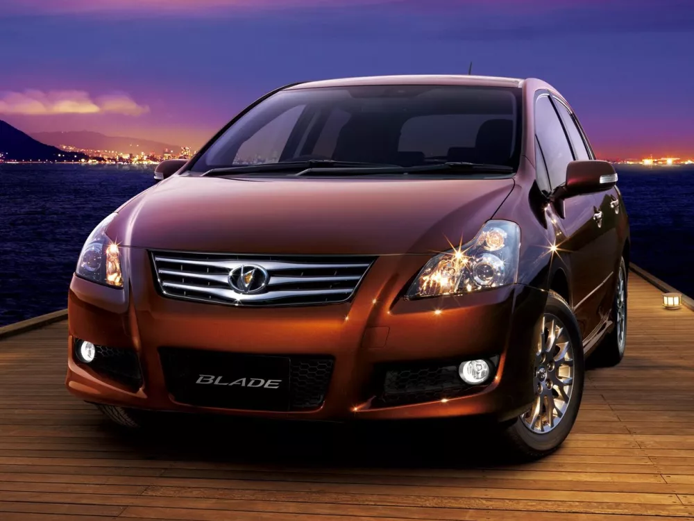 Автомобиль Toyota Blade I (E150) Хэтчбек (5 дверей)