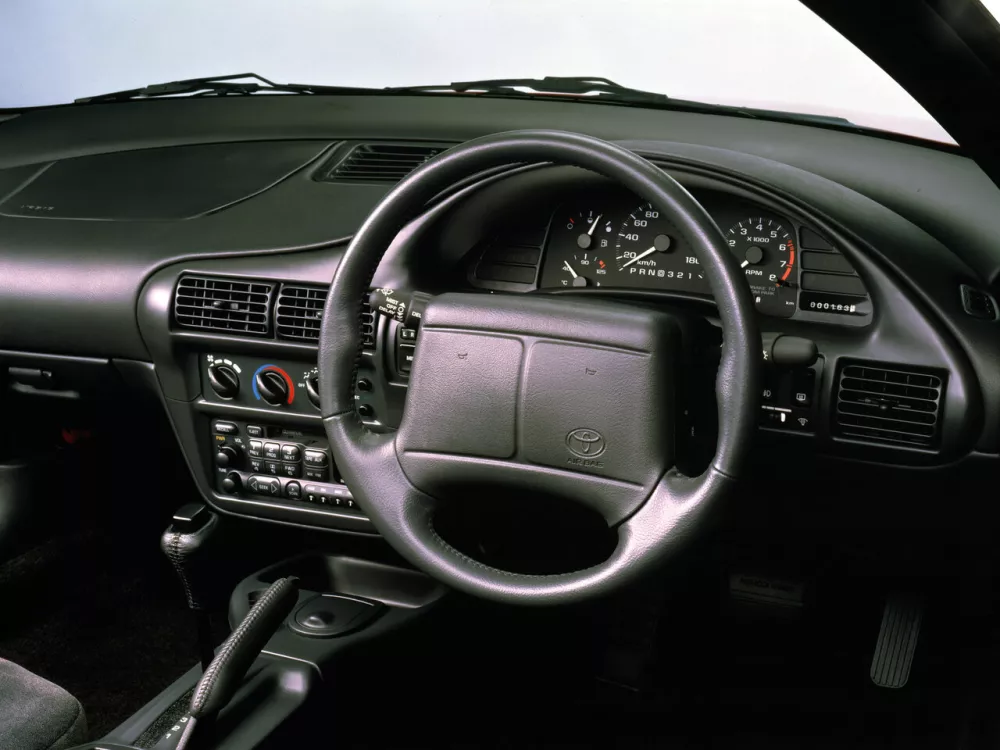 Автомобиль Toyota Cavalier Купе