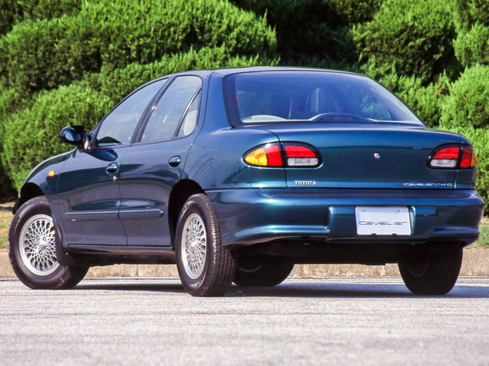 Автомобиль Toyota Cavalier Седан