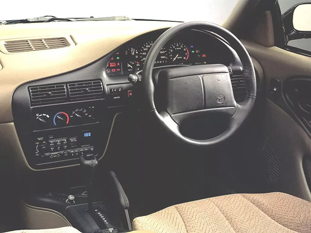 Автомобиль Toyota Cavalier Седан
