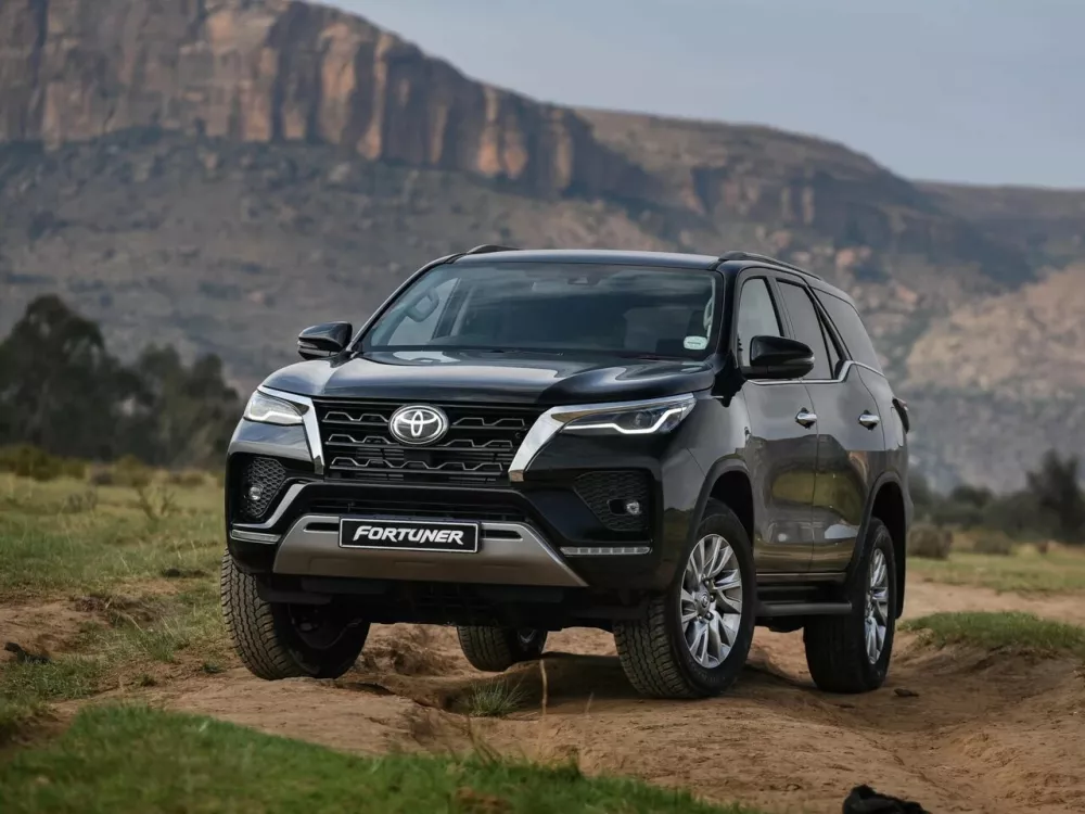 Автомобиль Toyota Fortuner II Рестайлинг Внедорожник (5 дверей)