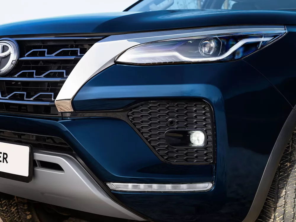 Автомобиль Toyota Fortuner II Рестайлинг Внедорожник (5 дверей)