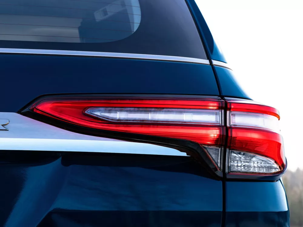 Автомобиль Toyota Fortuner II Рестайлинг Внедорожник (5 дверей)