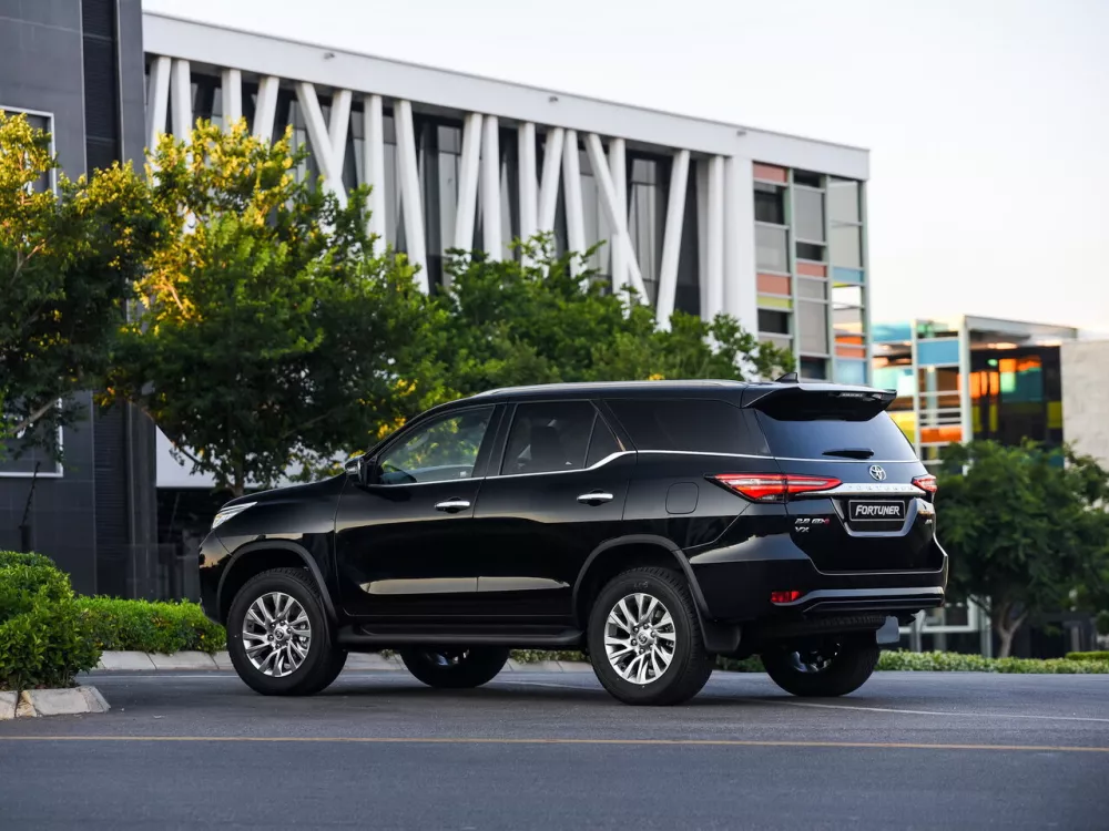 Автомобиль Toyota Fortuner II Рестайлинг Внедорожник (5 дверей)