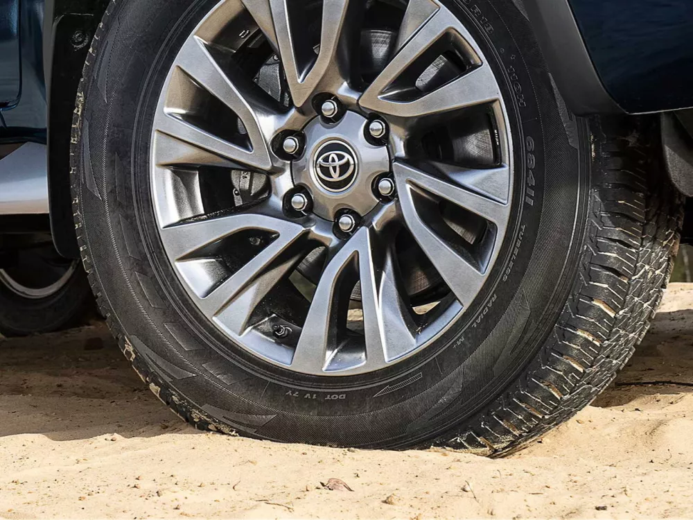 Автомобиль Toyota Fortuner II Рестайлинг Внедорожник (5 дверей)