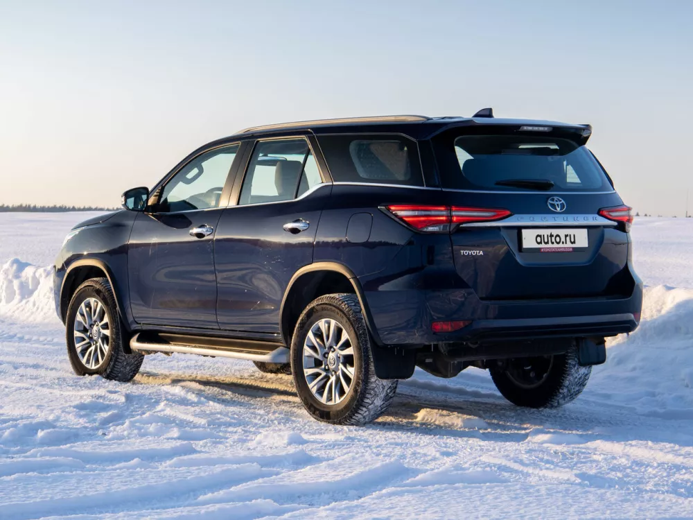 Автомобиль Toyota Fortuner II Рестайлинг Внедорожник (5 дверей)