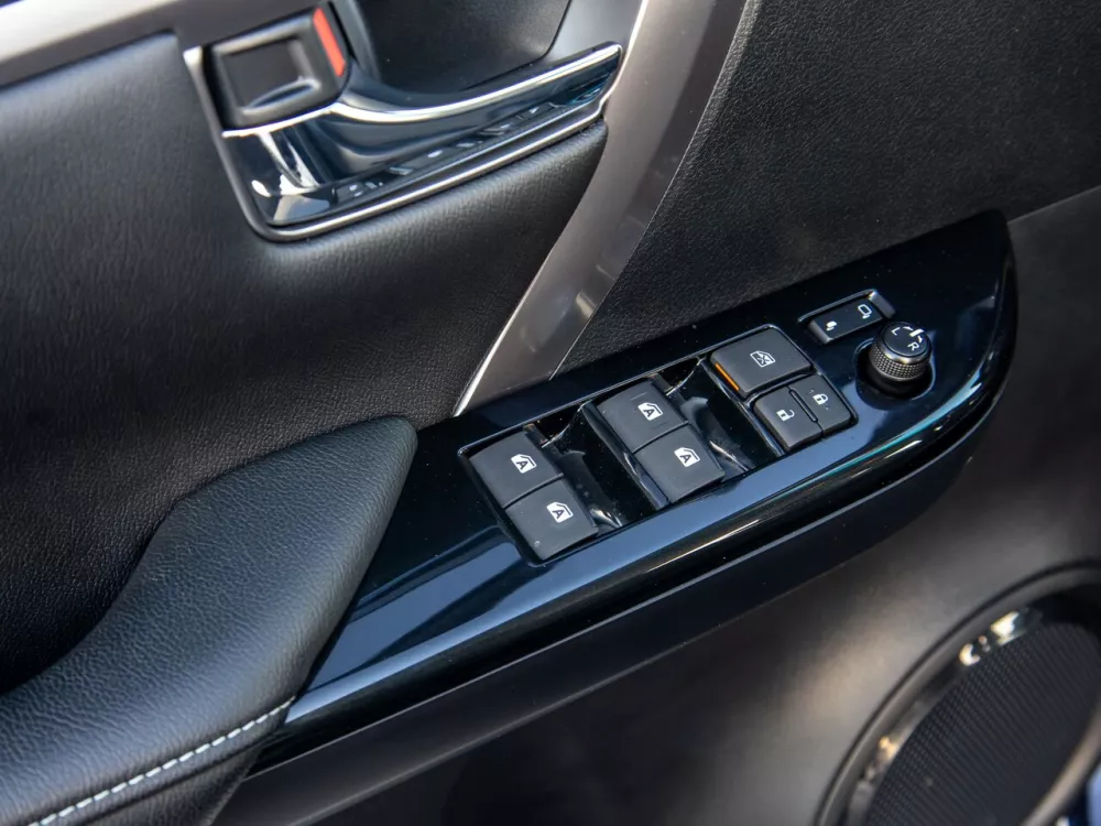 Автомобиль Toyota Fortuner II Рестайлинг Внедорожник (5 дверей)