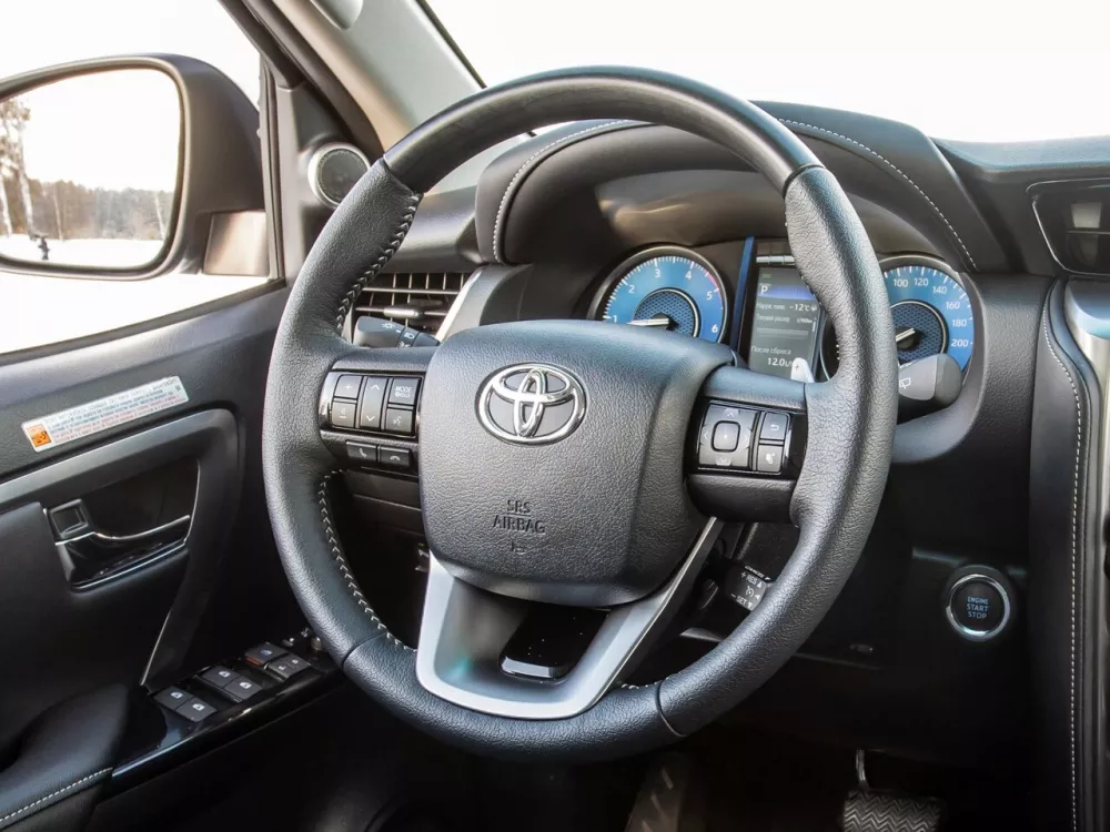 Автомобиль Toyota Fortuner II Рестайлинг Внедорожник (5 дверей)
