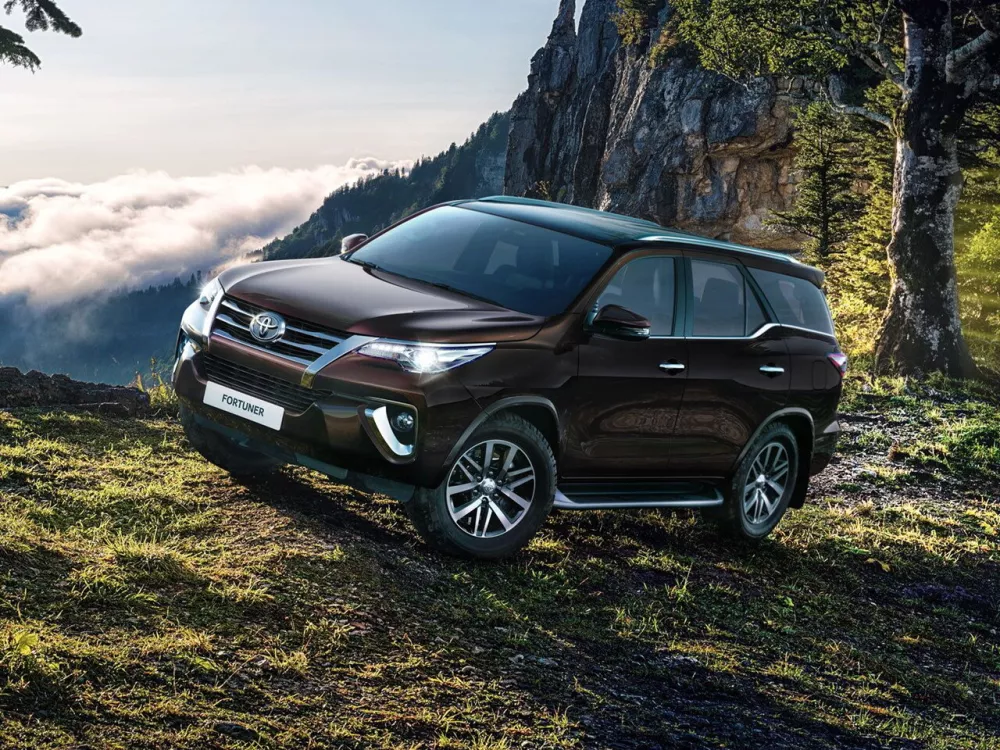 Автомобиль Toyota Fortuner II Внедорожник (5 дверей)