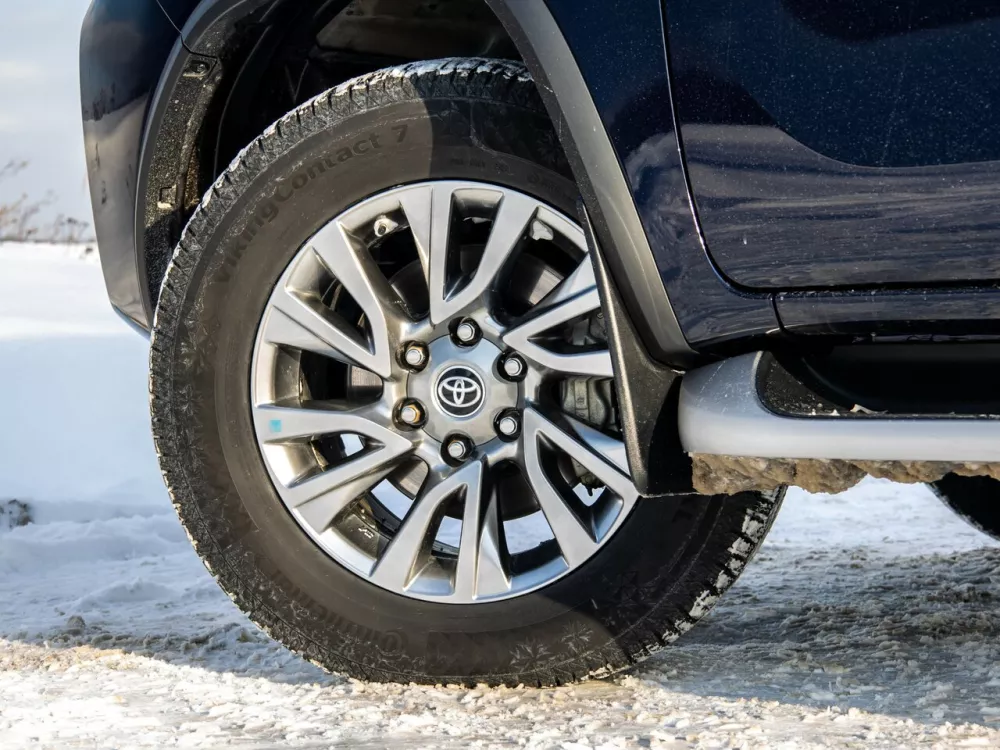 Автомобиль Toyota Fortuner II Рестайлинг Внедорожник (5 дверей)