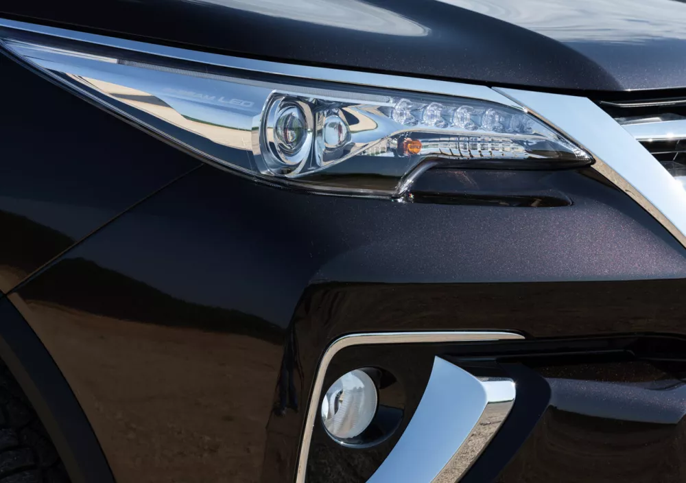 Автомобиль Toyota Fortuner II Внедорожник (5 дверей)