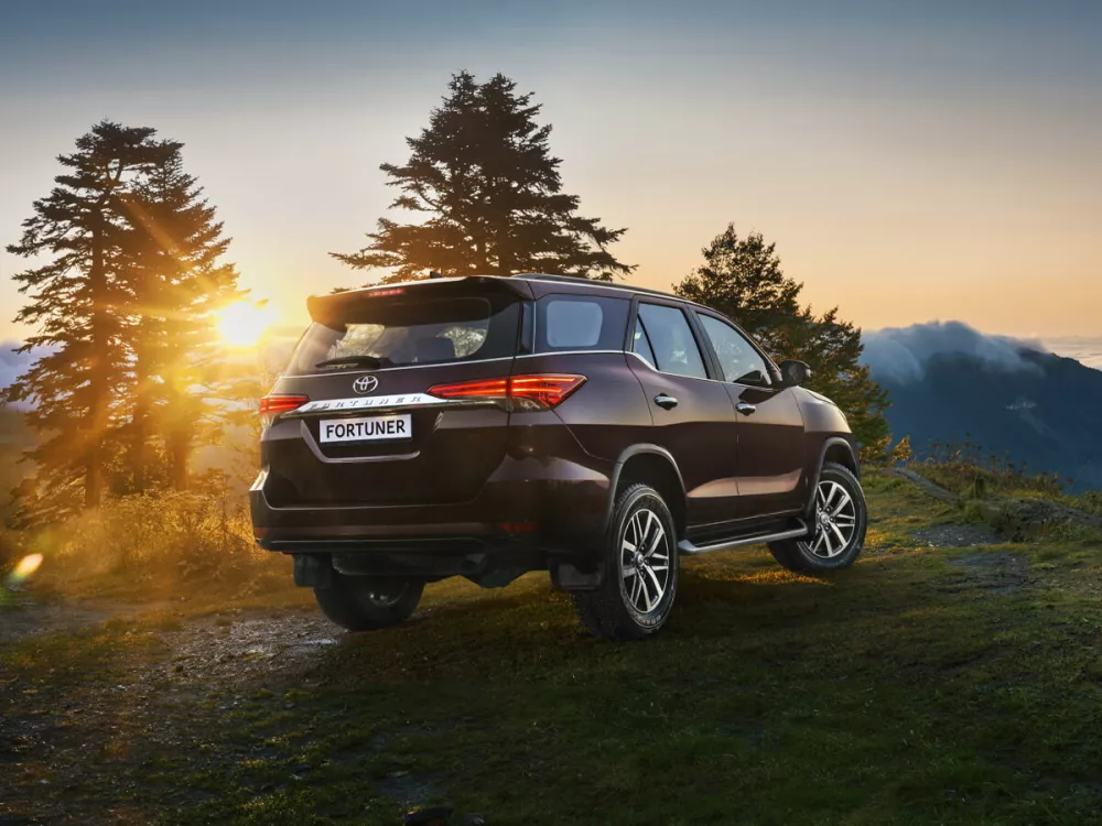 Автомобиль Toyota Fortuner II Внедорожник (5 дверей)