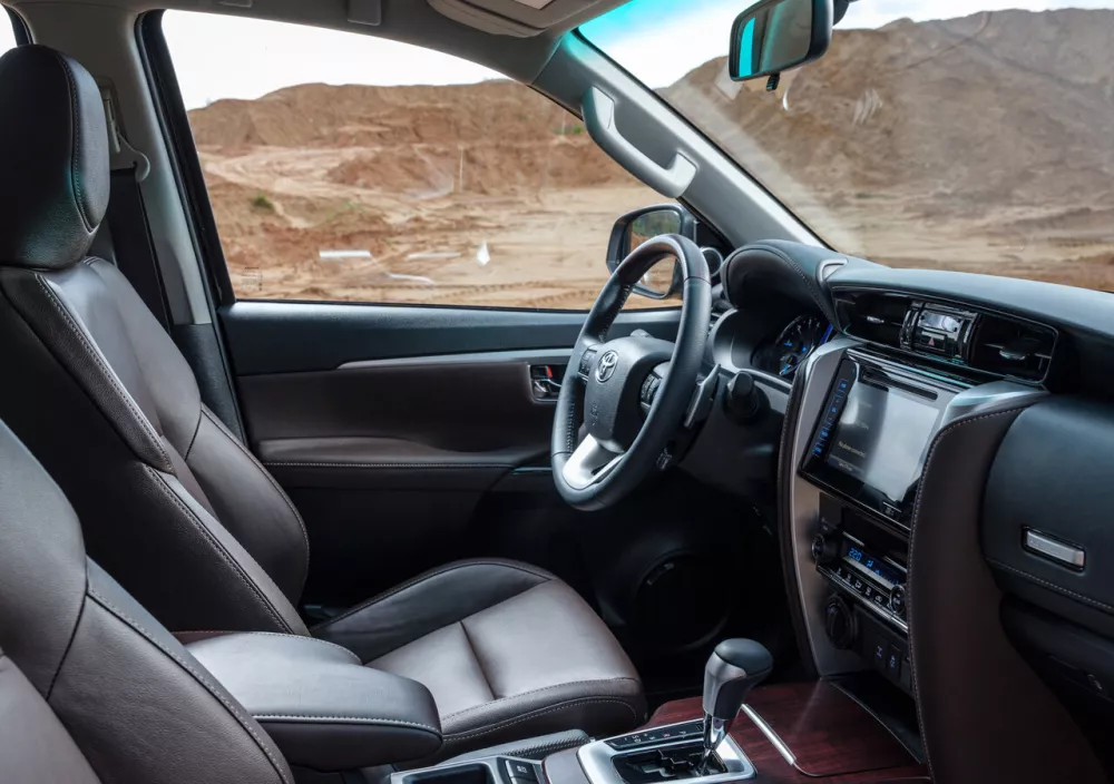Автомобиль Toyota Fortuner II Внедорожник (5 дверей)