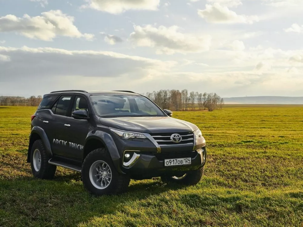 Автомобиль Toyota Fortuner II Внедорожник (5 дверей) Arctic Trucks