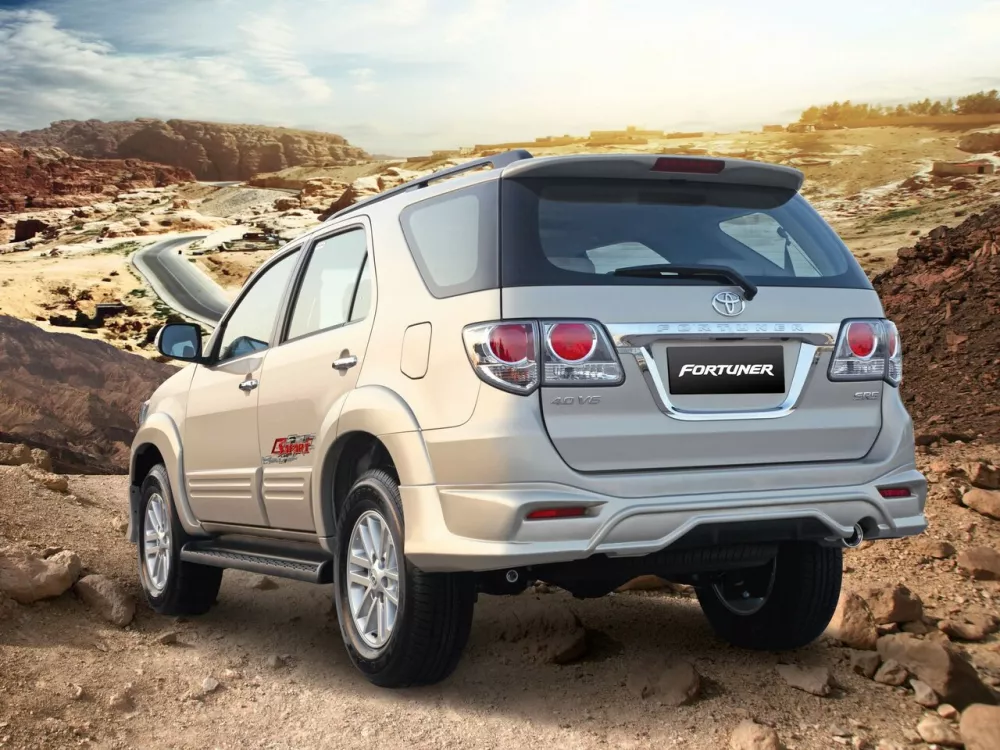 Автомобиль Toyota Fortuner I Рестайлинг 2 Внедорожник (5 дверей)