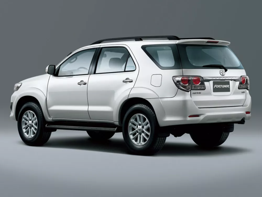 Автомобиль Toyota Fortuner I Рестайлинг 2 Внедорожник (5 дверей)