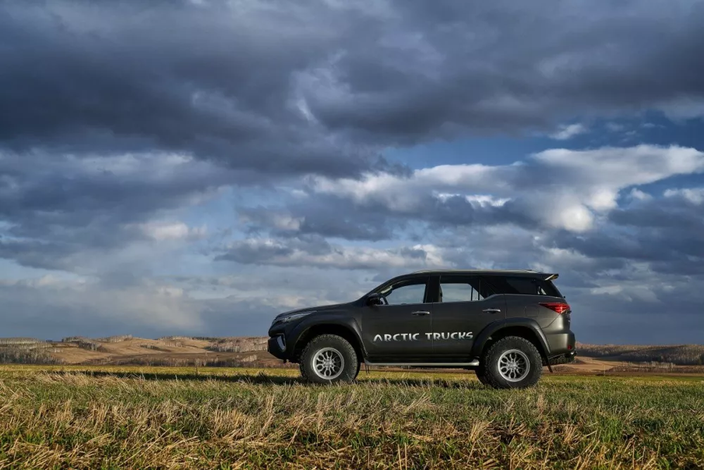 Автомобиль Toyota Fortuner II Внедорожник (5 дверей) Arctic Trucks