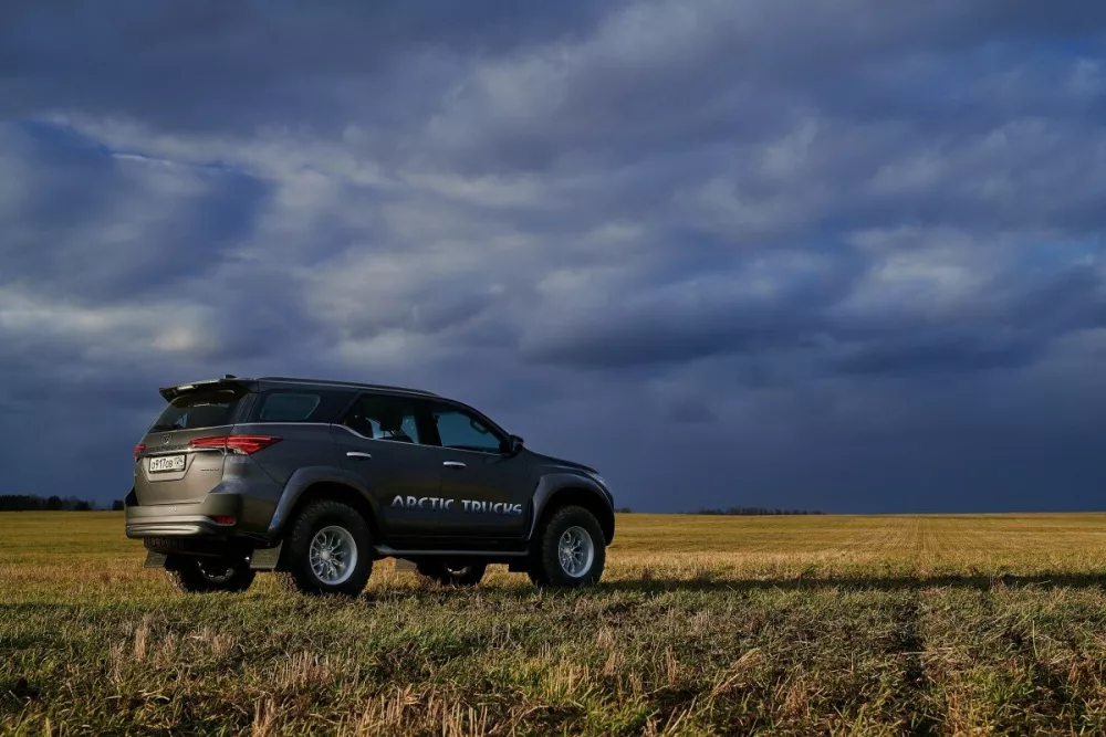 Автомобиль Toyota Fortuner II Внедорожник (5 дверей) Arctic Trucks