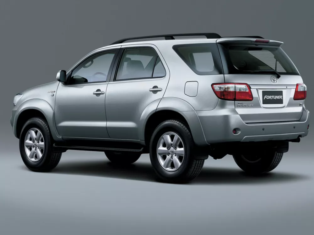 Автомобиль Toyota Fortuner I Рестайлинг Внедорожник (5 дверей)